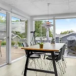 2 Bedroom Cozy In Juelsminde Nyaraló Sønderby