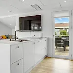 2 Bedroom Cozy In Juelsminde Nyaraló