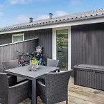 2 Bedroom Cozy In Juelsminde Nyaraló *