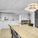 2 Bedroom Cozy In Juelsminde Sønderby