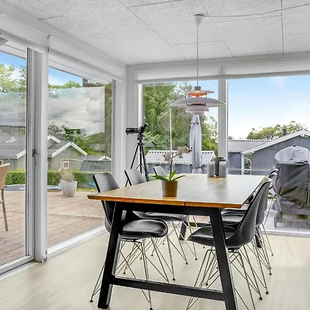 2 Bedroom Cozy In Juelsminde Feriehus Sonderby (Midtjylland)