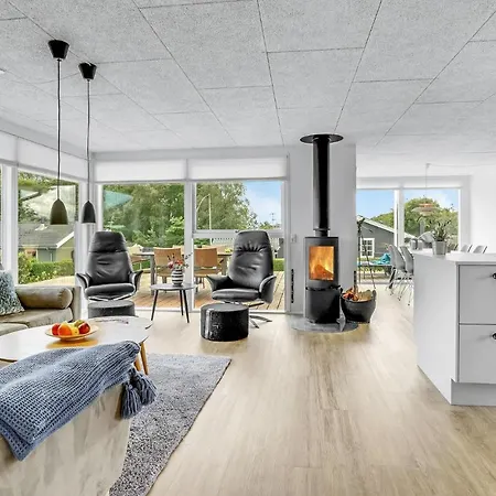 2 Bedroom Cozy In Juelsminde Feriehus *