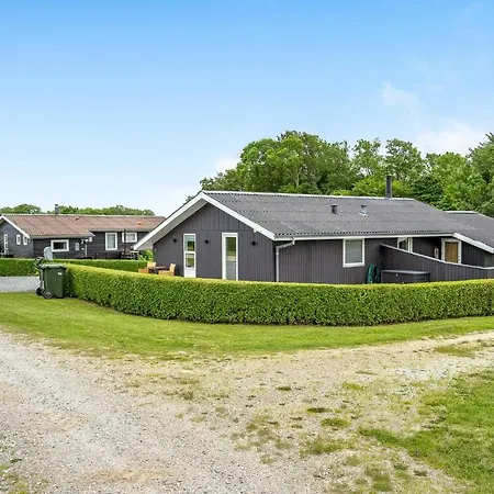 2 Bedroom Cozy In Juelsminde