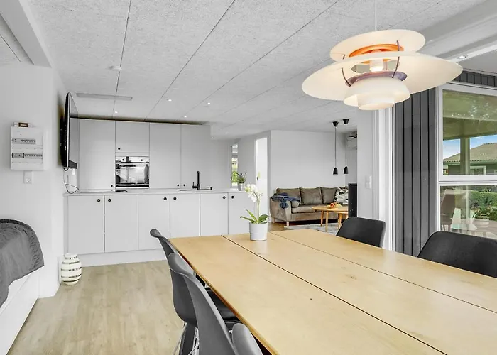 2 Bedroom Cozy In Juelsminde Sonderby (Midtjylland)